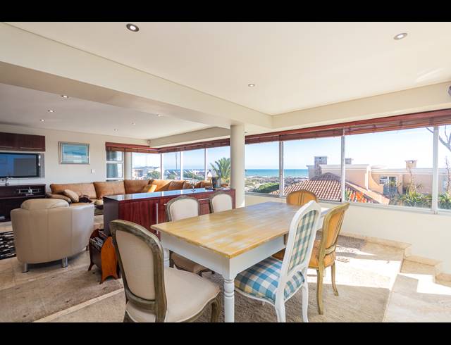 6 BEDROOM HOUSE FOR SALE IN BLOUBERGSTRAND